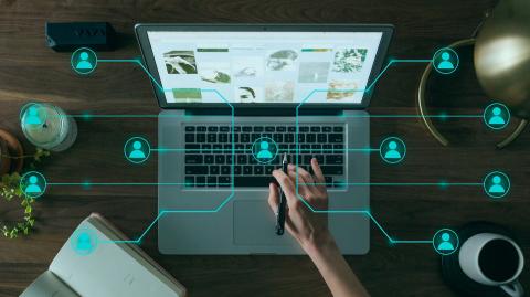 Nature-Inspired Communication in Reinforcement Learning Systems
